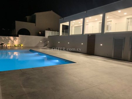 3-bedroom Detached Villa 210 sqm in Episkopi - 4