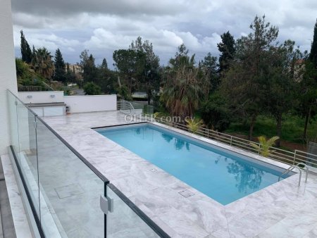 3-bedroom Detached Villa 210 sqm in Episkopi - 1