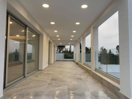 3-bedroom Detached Villa 210 sqm in Episkopi - 6