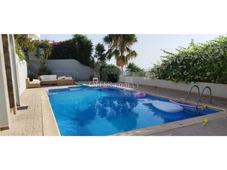 Detached three bedroom house with swimming pool on the hill with sea view