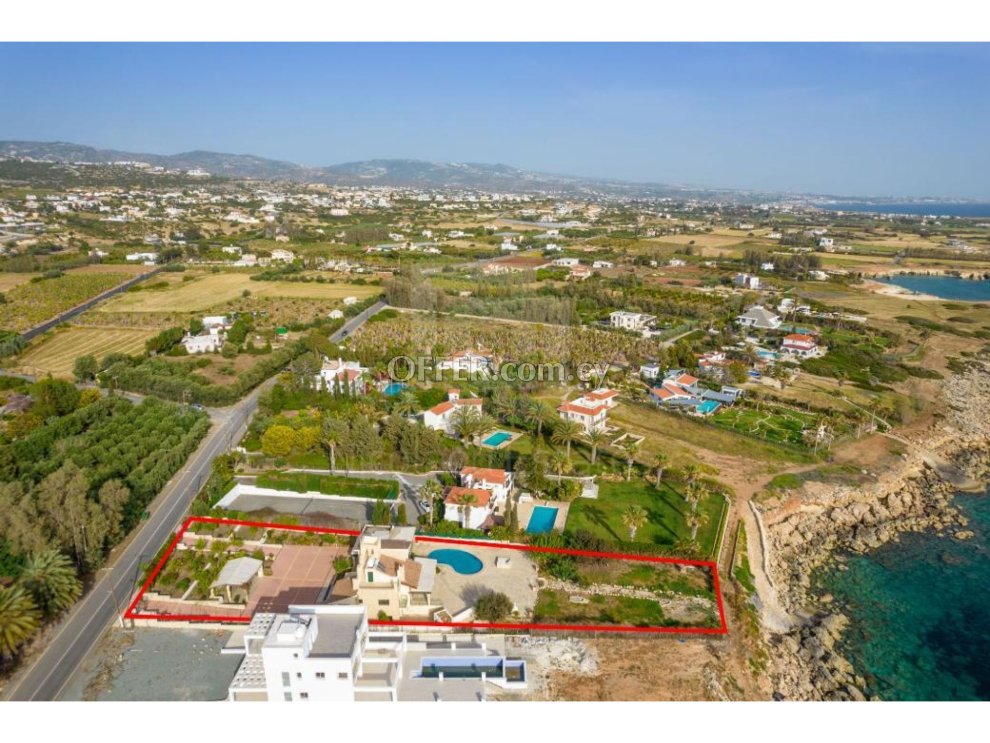 Large seaside villa for sale in Peyia area of Paphos - 7