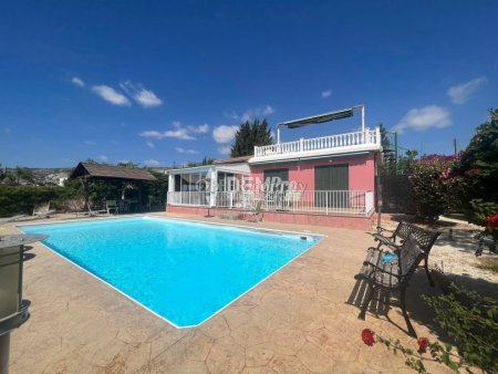 Bungalow For Sale in Peyia, Paphos - DP2402