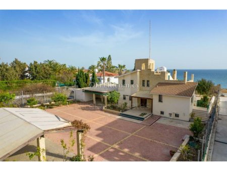 Large seaside villa for sale in Peyia area of Paphos - 7