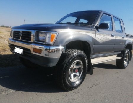 1995 Toyota Hilux 2.8L Diesel Manual Pickup and 4x4