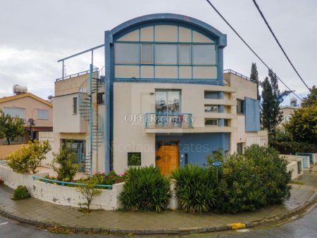 Five bedroom corner house for sale in Engomi area of Nicosia