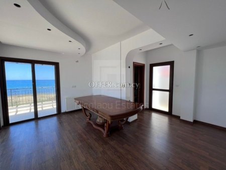 Beachfront luxury villa next to Latchi beach for sale in Pafos - 8