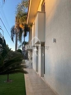 AMAZING FIVE PLUS ONE BEDROOMS DETACHED VILLA IN WALKING DISTANCE TO THE BEACH - 7
