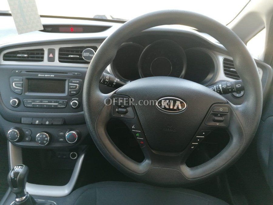 2013 KIA Ceed 1.4L Diesel Manual Hatchback - 9