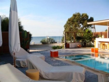 Direct Seafront Villa for sale in Parekklisia - 10