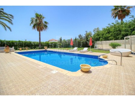 An amazing 5 bedroom villa with private swimming pool in Ayios Tychonas available for rent