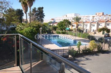 3 Bedroom Villa  in Kato Paphos - With Communal Swimming Pool - 6