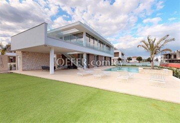 4 Bedroom Luxury Villa With Seaview In Pervolia, Larnaca - 5