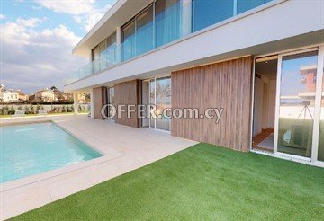 4 Bedroom Luxury Villa With Seaview In Pervolia, Larnaca - 3