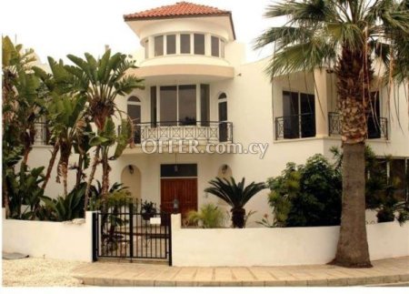 For Sale €1,600,000 House 8 bedrooms Paphos Paphos