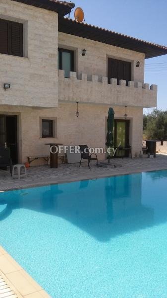 For Sale €430,000 House 4 bedrooms Mosfiloti Larnaca