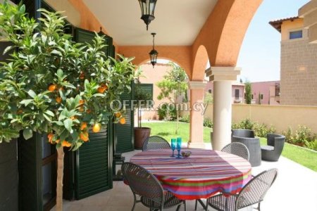 For Sale €1,100,000 Apartment 2 bedrooms Pyrgos Touristiki Periochi Limassol