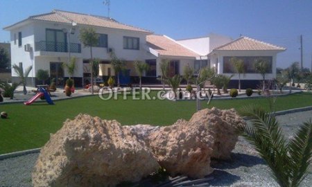 For Rent €2,900 House 4 bedrooms Tseri Nicosia