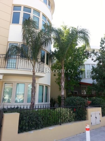 New For Sale €450,000 House 4 bedrooms, Detached Strovolos Nicosia - 11