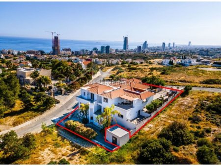 Large three level villa for sale in Agios Tychonas area of Limassol - 4