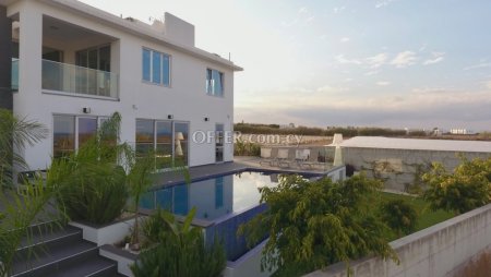 Custom Build 4 Bedroom Villa 250 meters from the Sea - 17