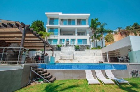 LUXURY FIVE BEDROOM VILLA IN AGIOS TYCHONAS FOR SALE! - 7