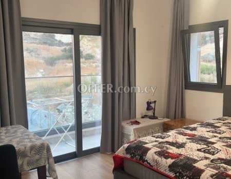 1 brand new room for rent in the villa, with independent bathroom and balcony.