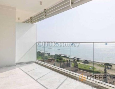 Luxury Beachfront 2 Bedroom Apartment in Limassol - 1