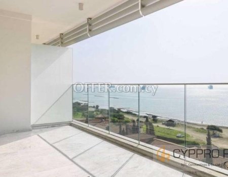 Luxury Beachfront 2 Bedroom Apartment in Limassol