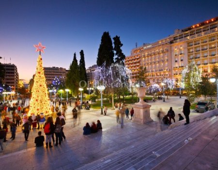 ΕΟΡΤΑΣΤΙΚΕΣ ΑΠΟΔΡΑΣΕΙΣ ΣΤΗΝ ΑΘΗΝΑ - ARETHUSA HOTEL 3* ΣΤΗΝ ΠΛΑΤΕΙΑ ΣΥΝΤΑΓΜΑΤΟΣ