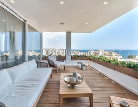 4 Bedroom Penthouse in the heart of the Tourist Area