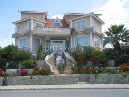 For Sale €620,000 House 4 bedrooms Egkomi Nicosia