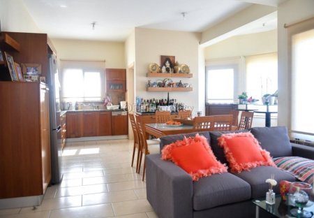 3 Bedroom + apartment Detached House in Emba - 2