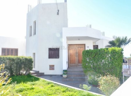 3 Bedroom + apartment Detached House in Emba