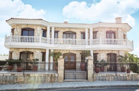 STUNNING RESALE DETACHED 6 BEDROOM VILLA IN PANTHEA - 1