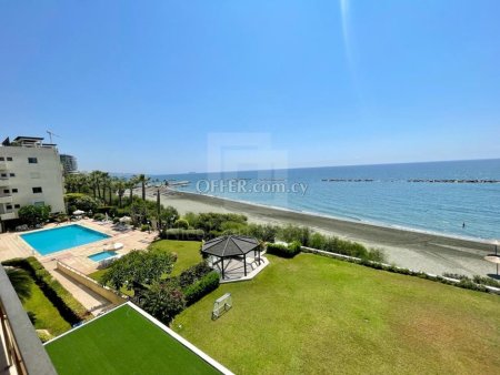 Four bedroom apartment on the seafront with amazing sea views in Agios Tychonas Limassol - 6