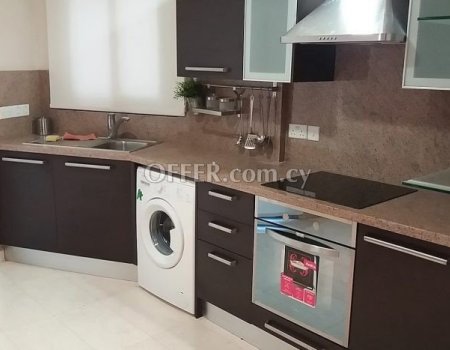 Beachfront Apartment in Tourist Area - 7