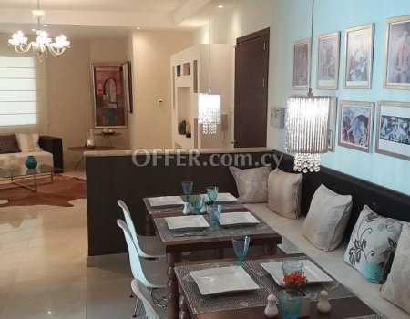 Beachfront Apartment in Tourist Area - 6