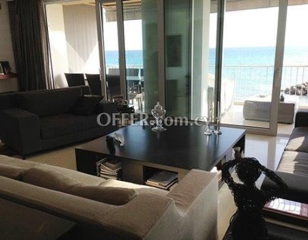 3 Bedroom Apartment on the Beach - 8