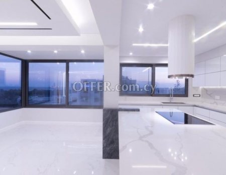 3 Bedroom Sea View Apartment in City Center - 6