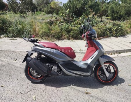 Piaggio Beverly 350 ABS - ASR Traction Control
