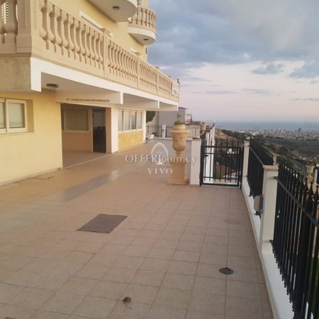 4 BEDROOM VILLA WITH POOL  IN L. LEFKOTHEA WITH STUNNING CITY AND SEA VIEWS - 1