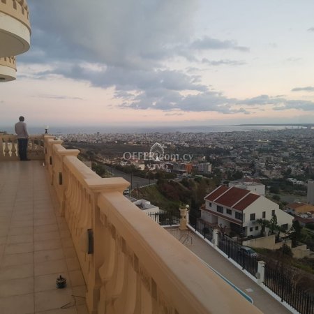 4 BEDROOM VILLA WITH POOL  IN L. LEFKOTHEA WITH STUNNING CITY AND SEA VIEWS - 4