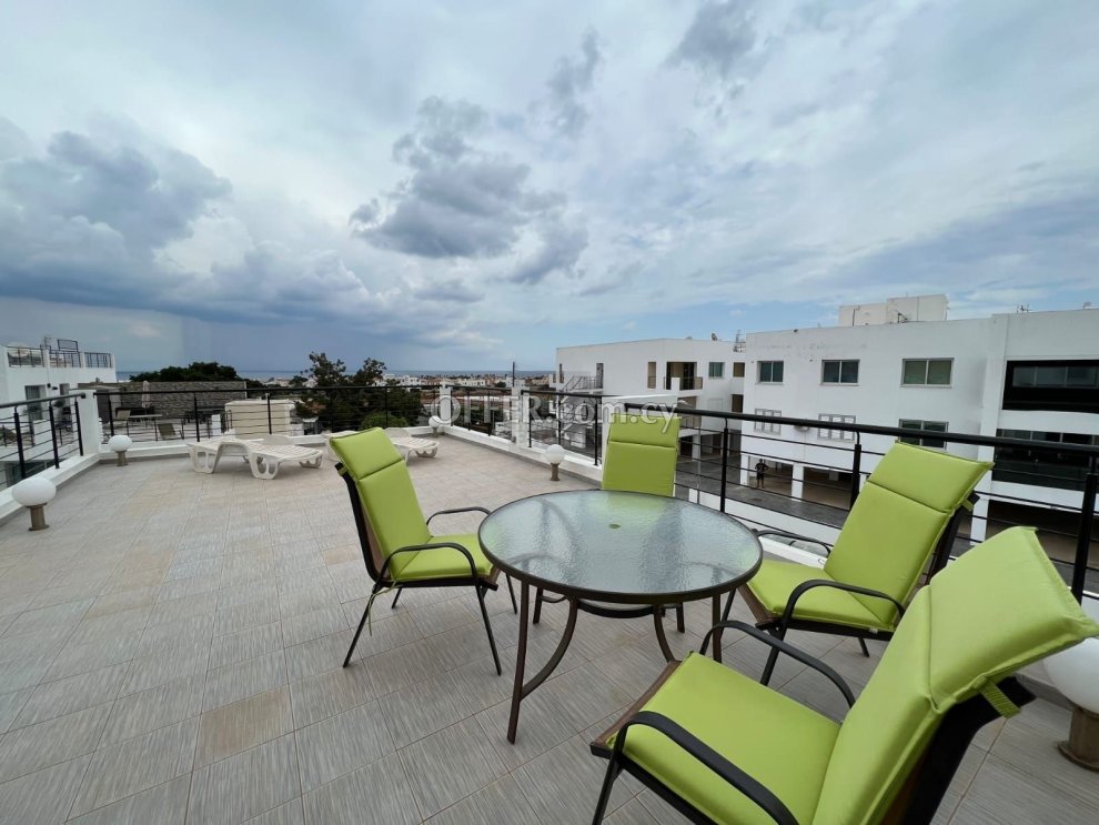 Two Bedroom Apartment with Private Roof Terrace - 3