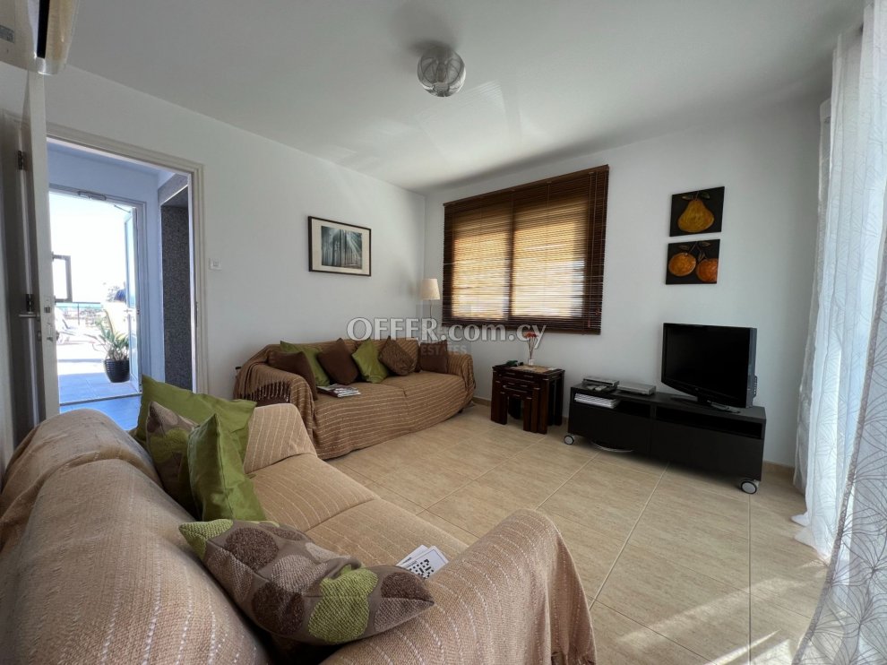 Two Bedroom Apartment with Private Roof Terrace - 13