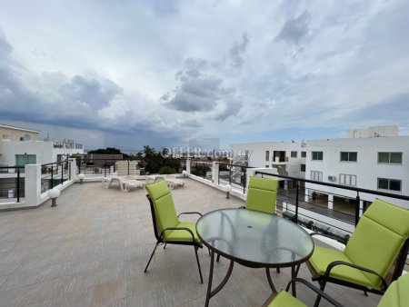 Two Bedroom Apartment with Private Roof Terrace - 4