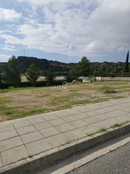 RESIDENTIAL PLOT OF 1501 M2 IN AYIOS TYCHONAS
