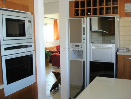 4-bedroom Detached Villa 172 sqm in Agios Tychonas - 10