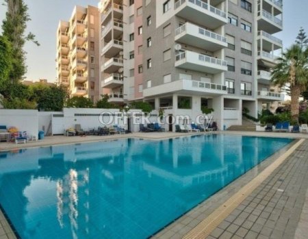 2 Bedroom Beachfront Apartment in Tourist Area - 1