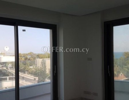 Luxury 2 Bedroom Apartment opposite the Beach - 2