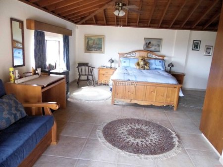 4-bedroom Detached Villa 280 sqm in Anogyra - 10